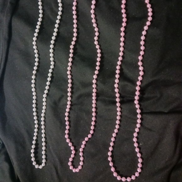Bundle of Girl plastic Pearls fashion long necklaces - Picture 2 of 4